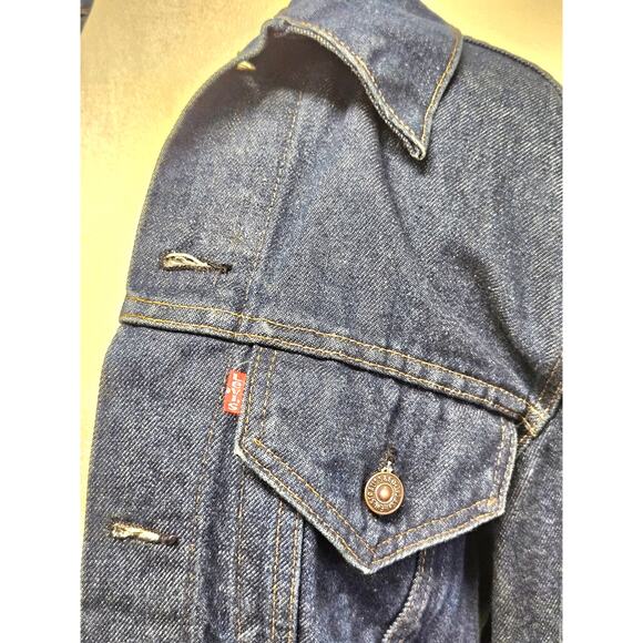 Levis Classic Large Blue Jean Jacket - Picture 6 of 7